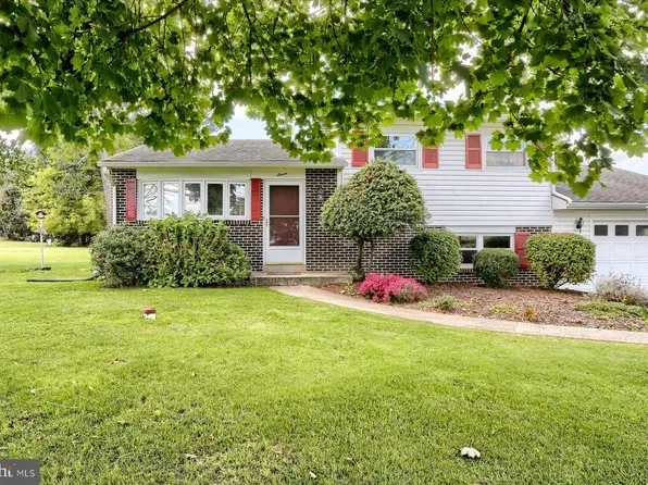 7 Silver Spring Rd, Mechanicsburg, PA 17050