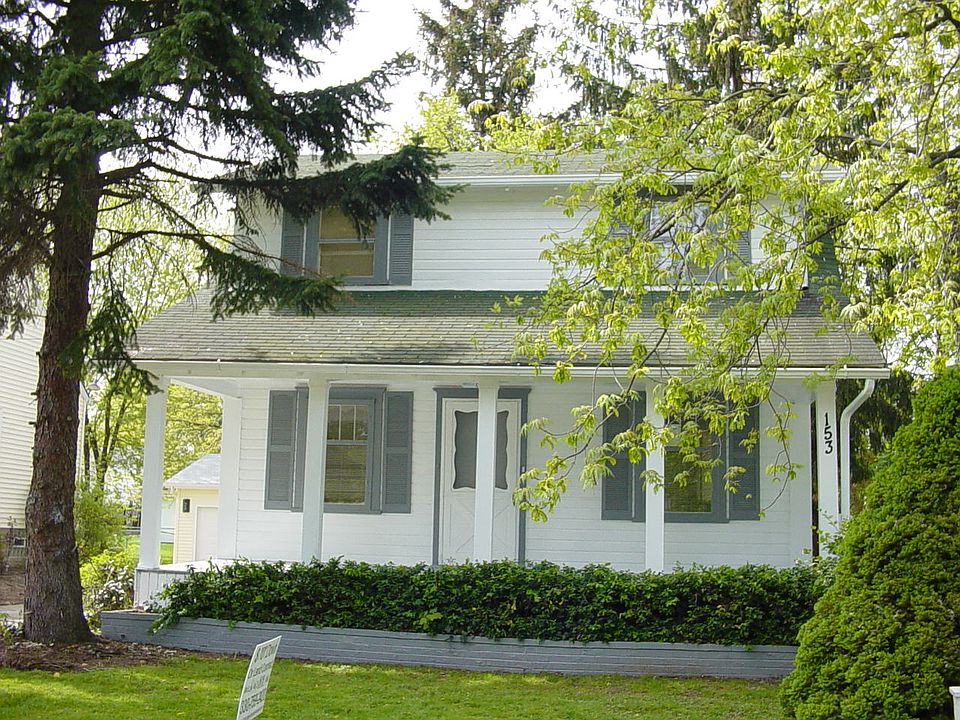 1st image of 153 Erskine Ave