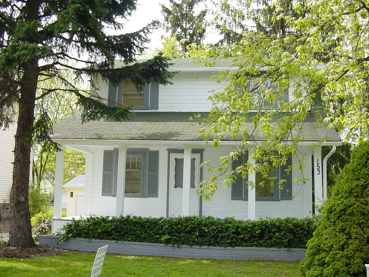 153 Erskine Ave photo 1