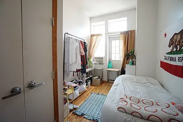 Rented by Rennit Inc.