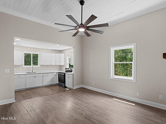 3rd image of 1510 Chestnut Street