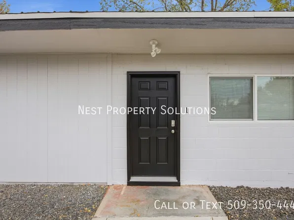4460 Circle Pl NE #1, Moses Lake, WA 98837