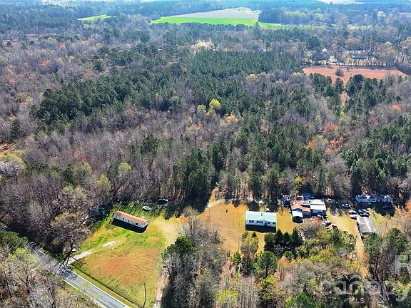 3rd image of 276 Riverside Rd