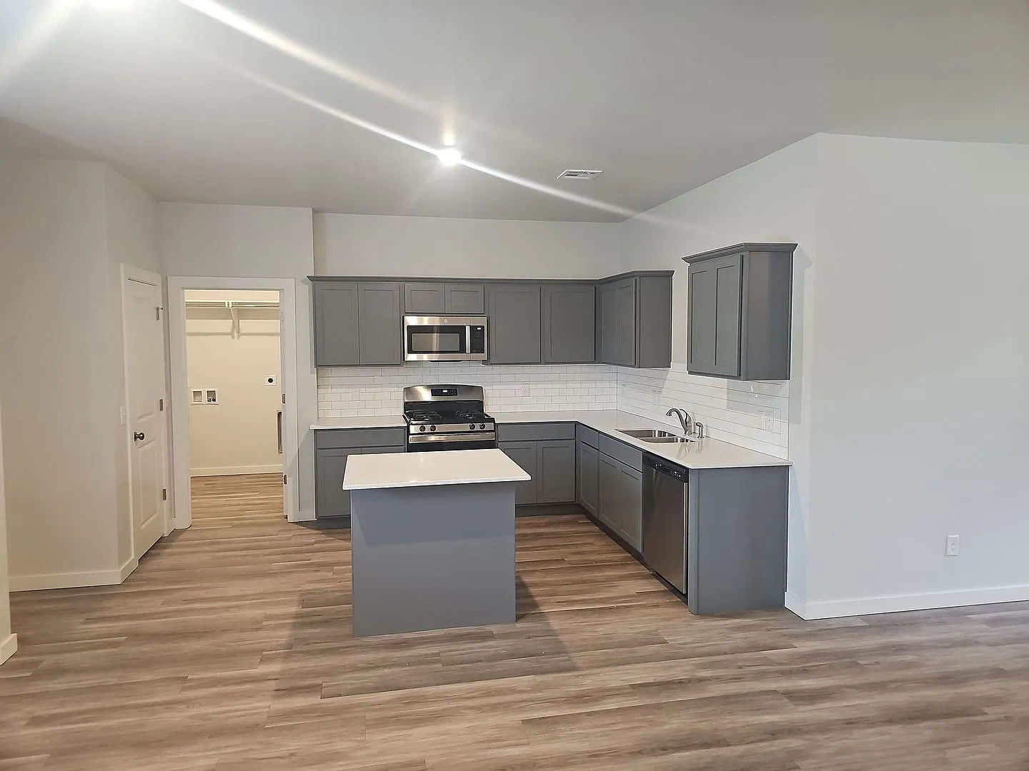 3 bedroom 2 bath home in Guthrie schools — Photo 3