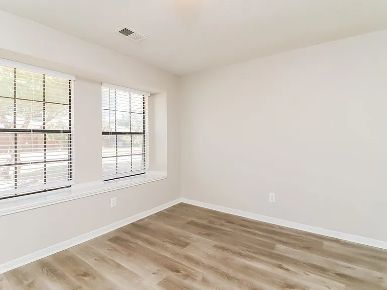 6503 Rockland Dr — Photo 13