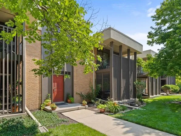 402 W 104th St #102B, Kansas City, MO 64114