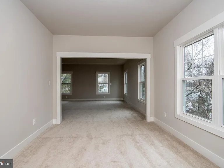 6928 Regent Ln — Photo 48