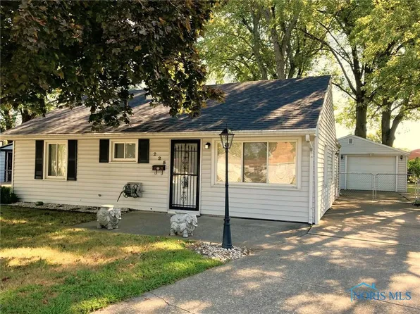 225 Melamad Ct, Toledo, OH 43609