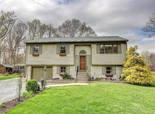 29 Clark Mill St, Coventry, RI 02816