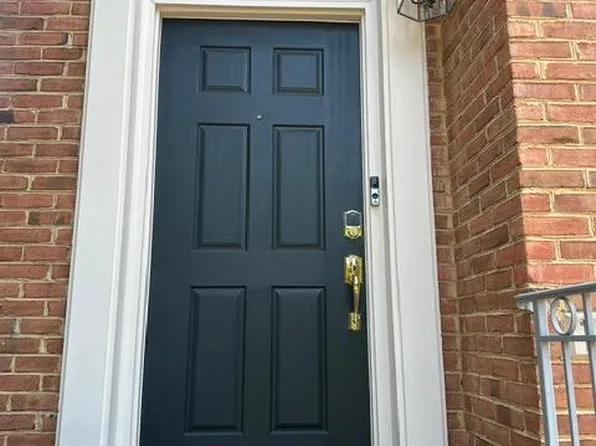 1811 Fallbrook Ln, Vienna, VA 22182