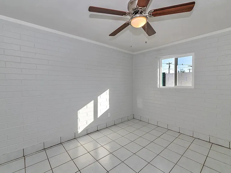 732 W Southgate Ave #2 — Photo 8
