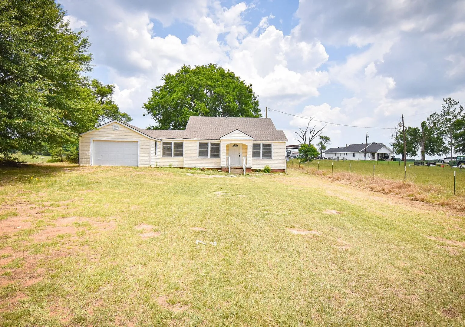 2 Bedroom 1 Bath On Acreage in Lindale ISD! — Photo 1