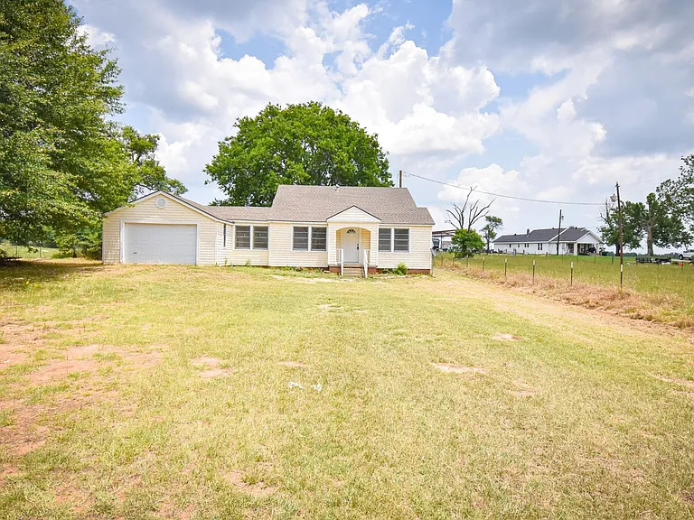 13292 State Highway 110 N — Photo 1