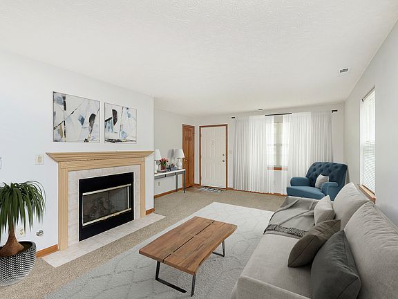 3rd image of 659 Moonglow Ln