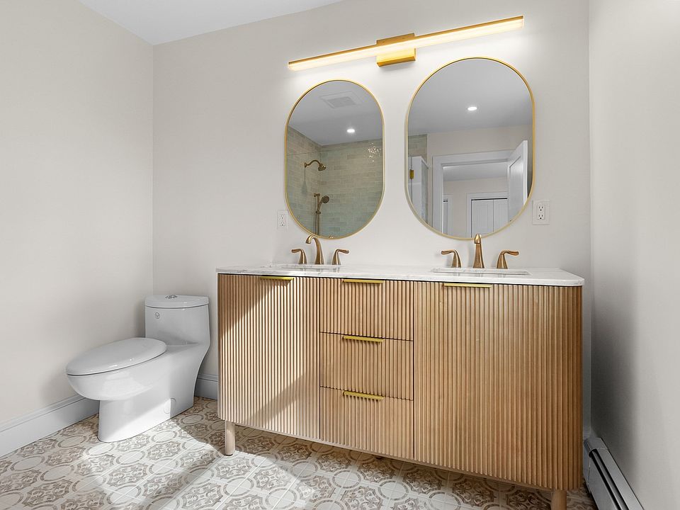 1st image of 16 Reynard St #1