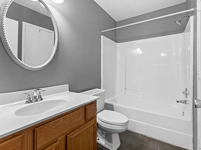 S Erika Ave Duplex — Photo 11