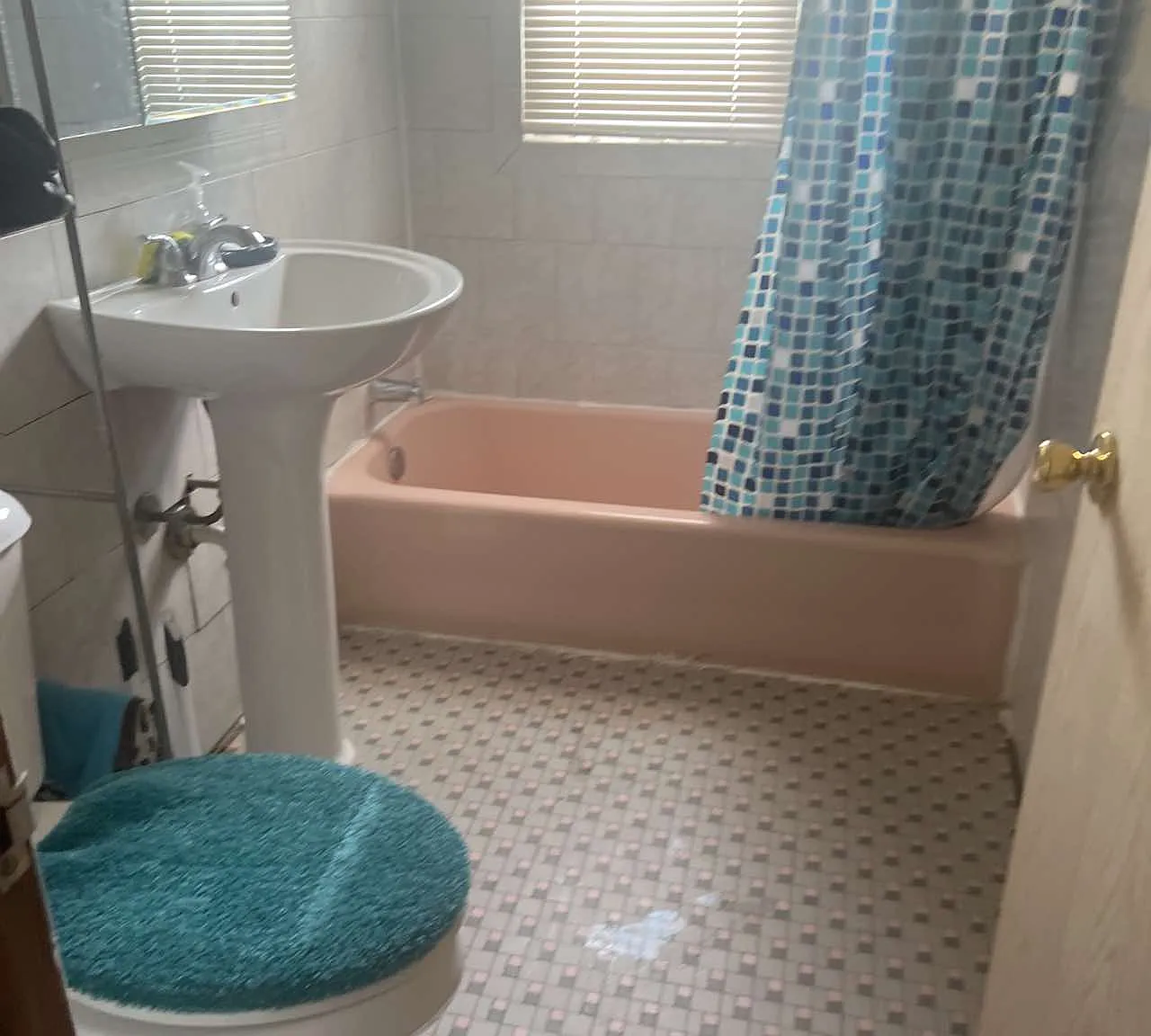 2419 Plymouth Avenue North - 201 — Photo 4