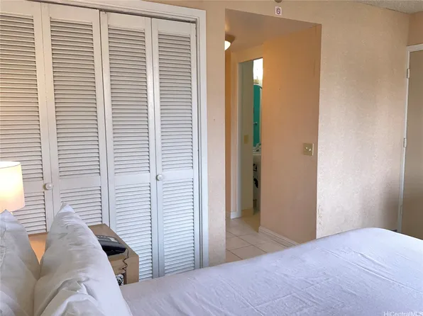 444 Kanekapolei St #1012, Honolulu, HI 96815
