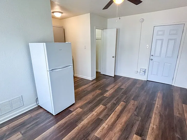 332 SW Topeka Blvd — Photo 22