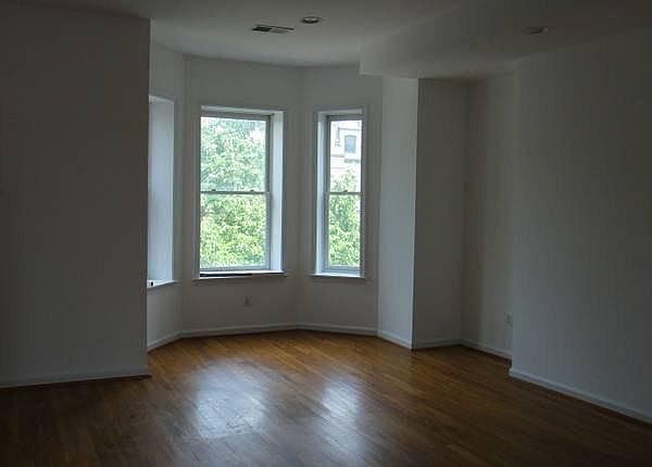 2nd image of 1020 U St NW