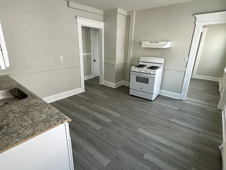 34 Vermont St #3A — Photo 4