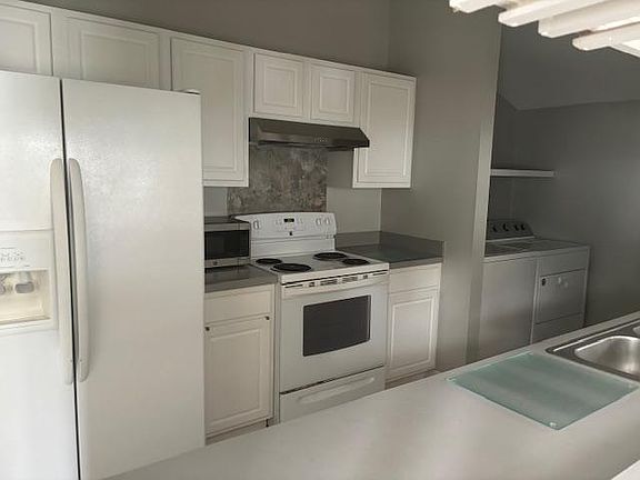 5th image of 12 Kingsley Ave