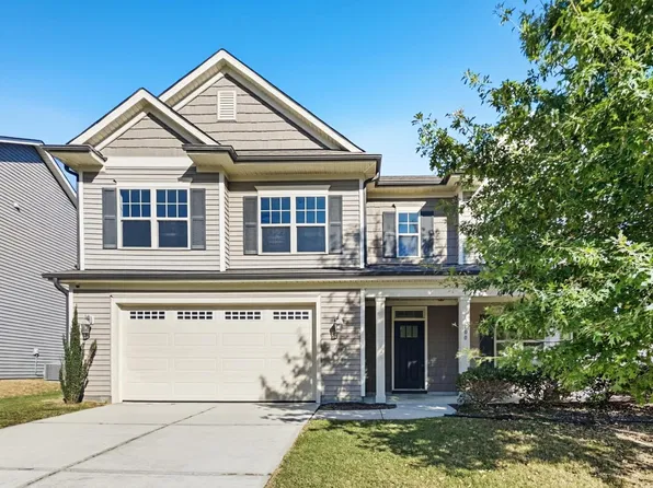 2100 Temple Hills Way, Fuquay Varina, NC 27526