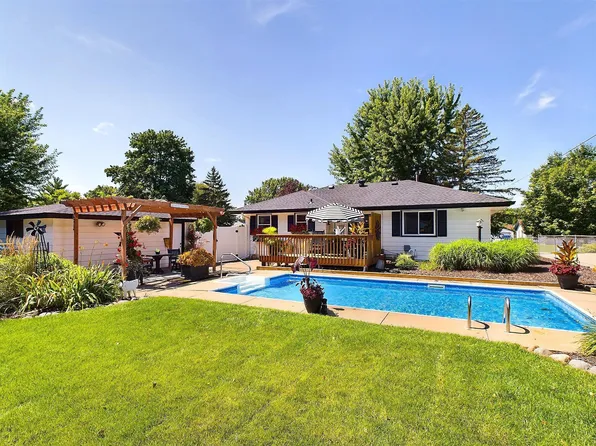 6812 Regent Ave N, Brooklyn Center, MN 55429