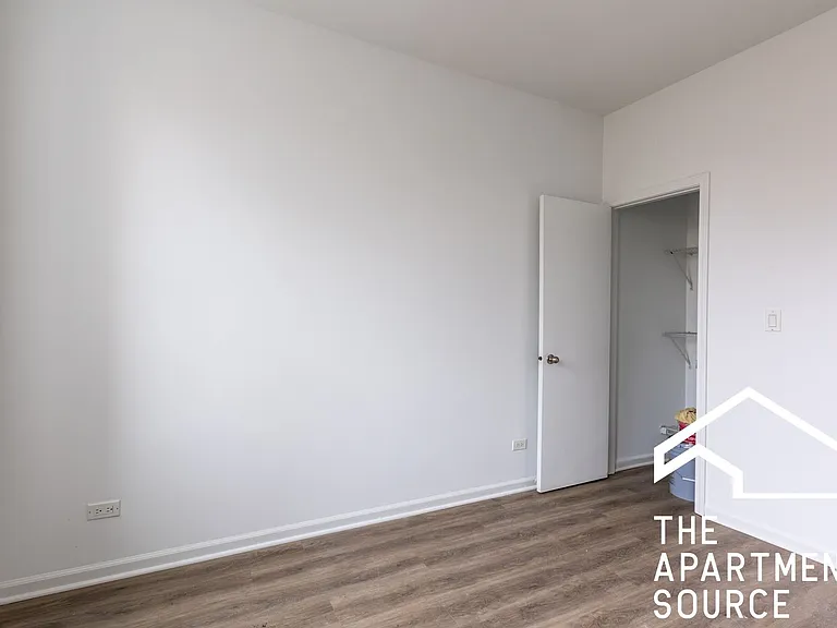 5054 N Winthrop Ave #201 — Photo 7