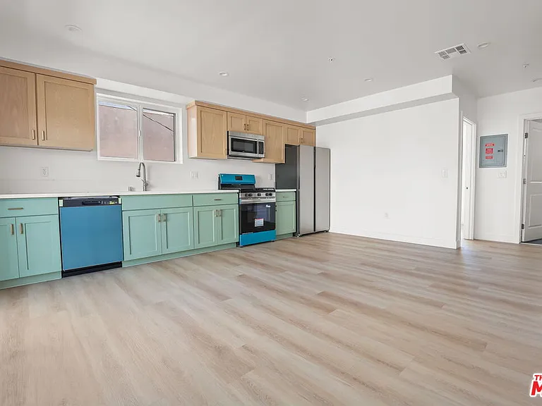1263 Browning Blvd — Photo 3