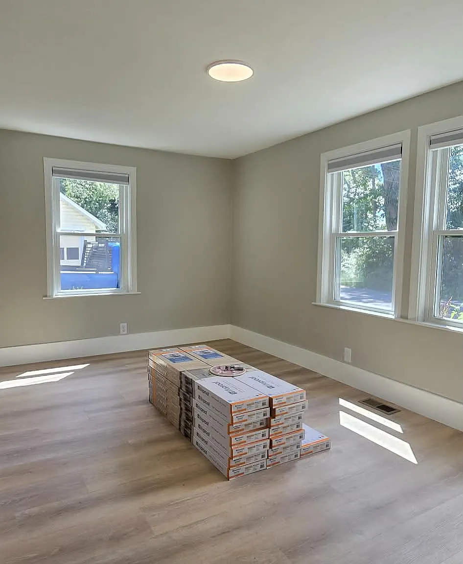2 bed, 750 sqft, $2,400 — Photo 3