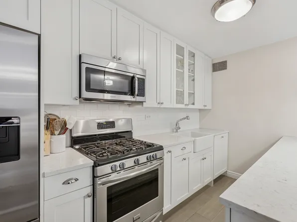 315 East 70th Street 9A image 2 of 7