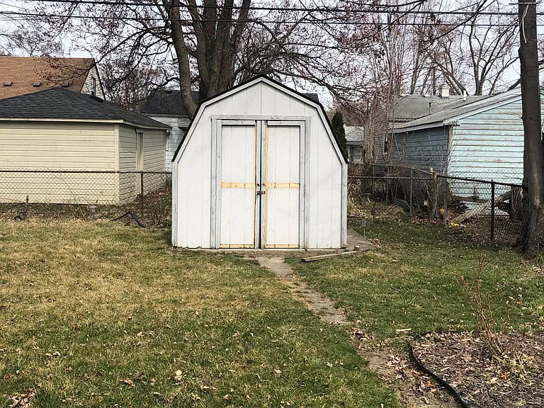 12785 Sherman Ave — Photo 15