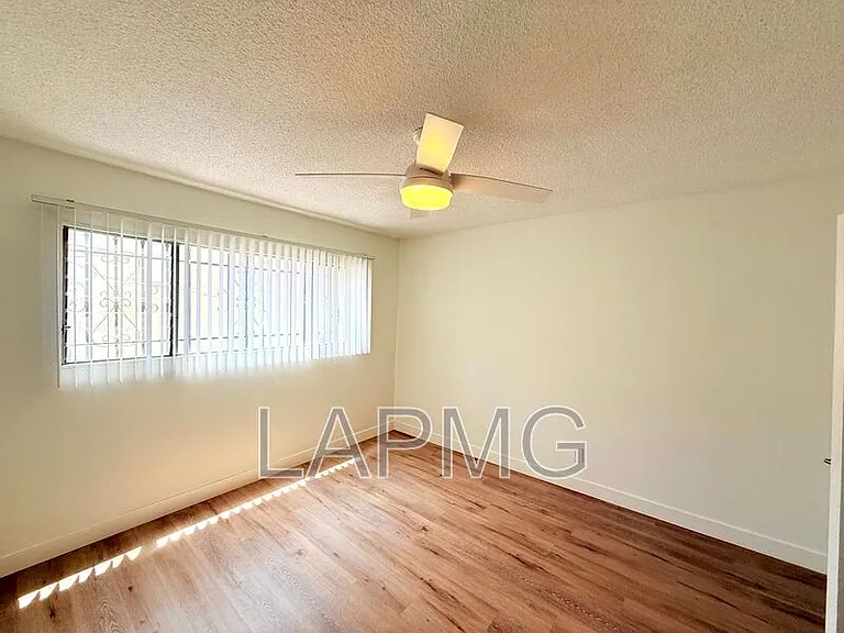 119 N Hillcrest Blvd #16 — Photo 18