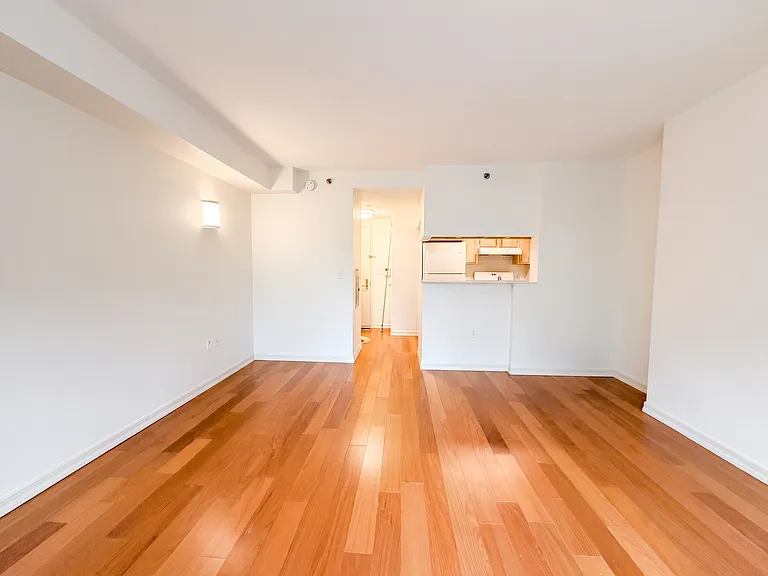 645 Gates Ave #2 — Photo 3