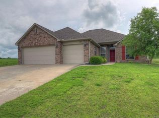 1903 Hillcrest Rd, Claremore, OK 74019
