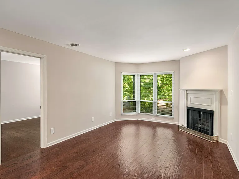 209 14th St NE #208 — Photo 6