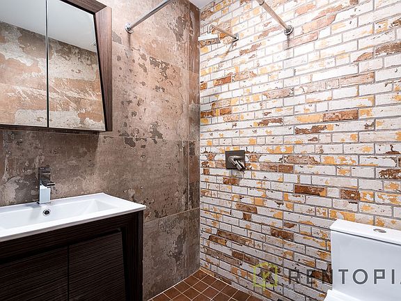 5th image of 22 Melrose St #1P