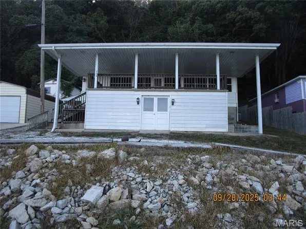 754 N Broadway, Kampsville, IL 62053