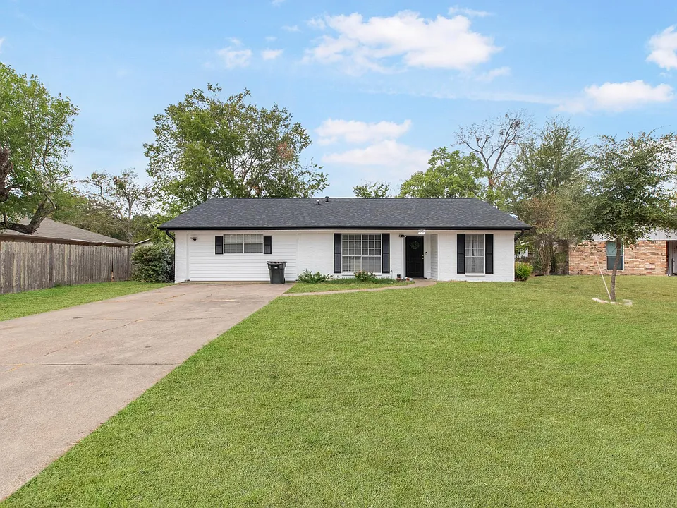 1403 Sunny Ct