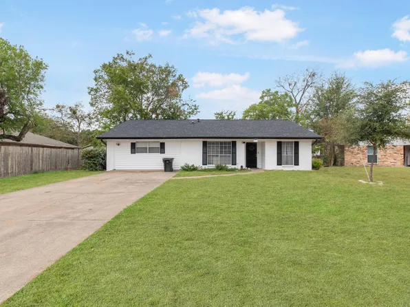 1403 Sunny Ct, College Station, TX 77840