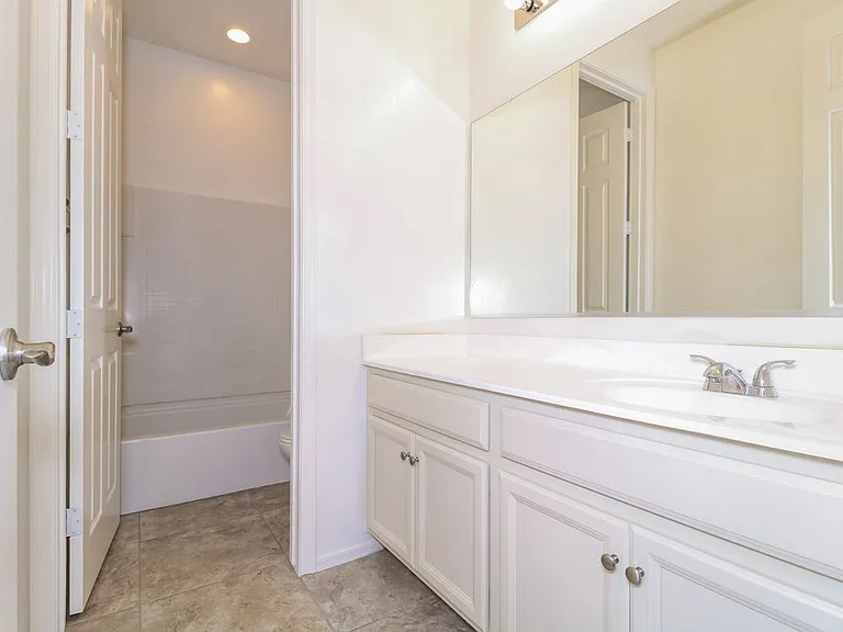 6114 S 30th Ln — Photo 14