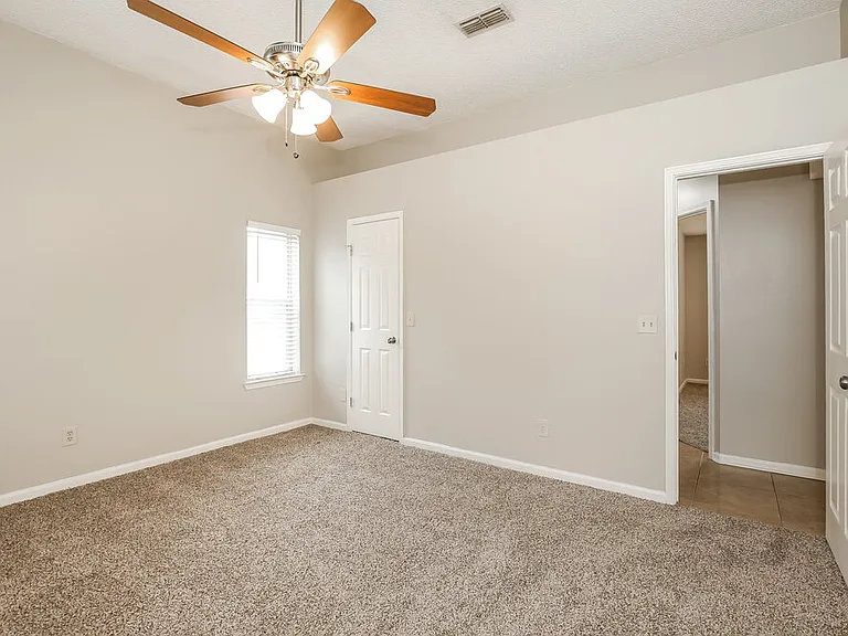 3379 Deerfield Pointe Dr — Photo 10