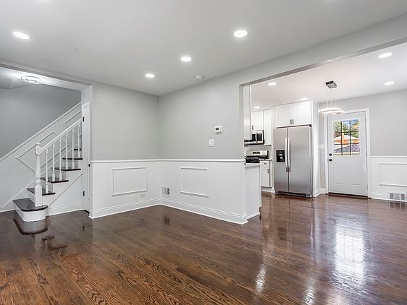3rd image of 3713 S 57th Ct