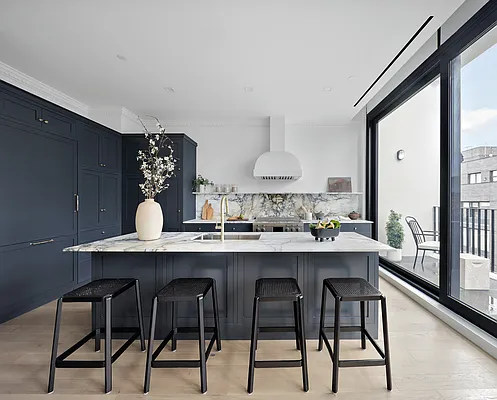 Sold by Compass | media 7