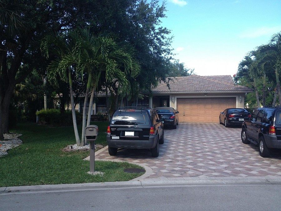 1st image of 211 NW 118th Ave
