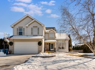 2080 School House Ln, Aurora, IL 60506