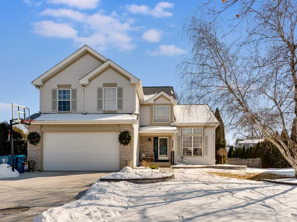 2080 School House Ln, Aurora, IL 60506