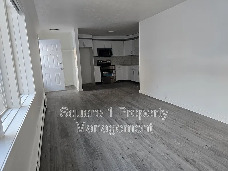 1 bed, 1.0 bath, $1,350 — Photo 2