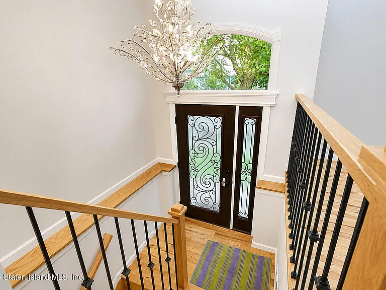 668 Sheldon Ave — Photo 4